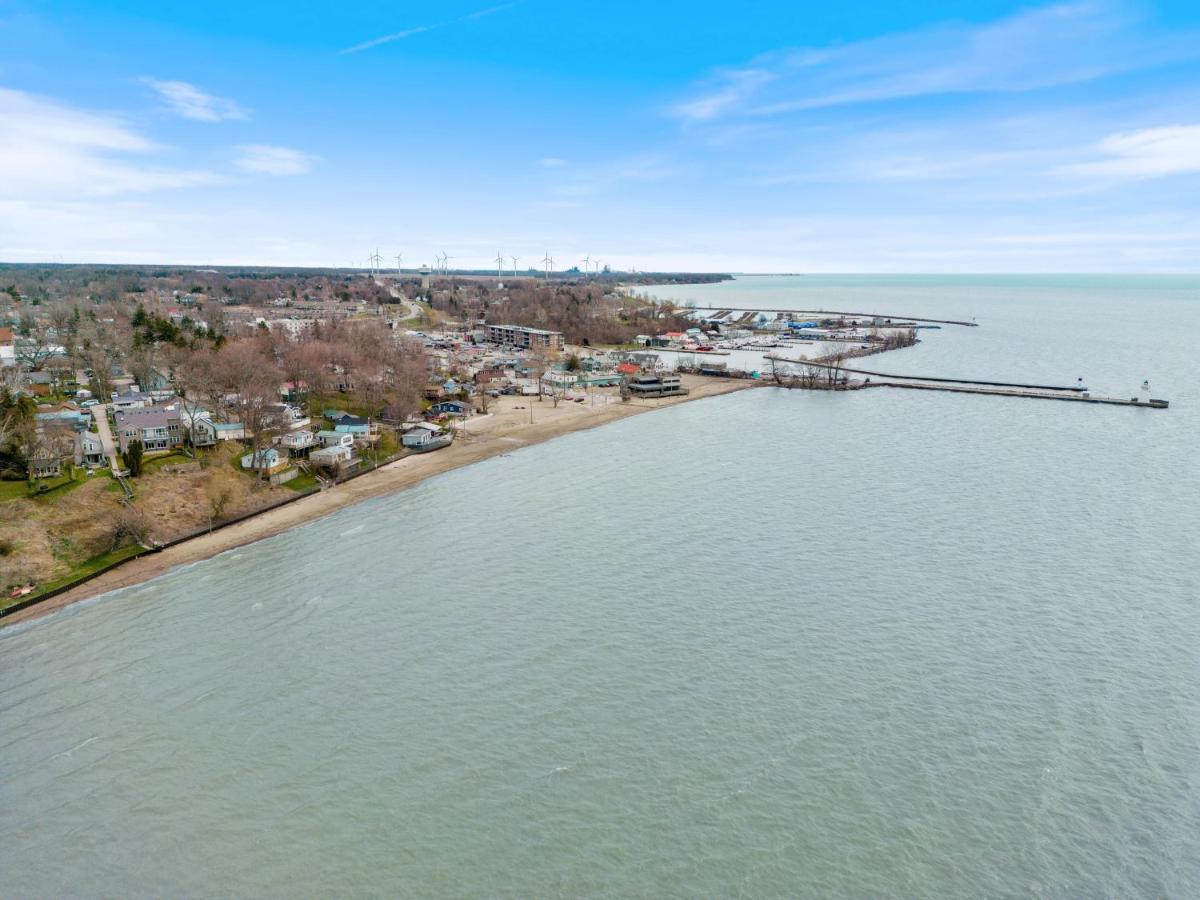 Luxe Lodges On Lake Erie Порт-Довер Екстер'єр фото